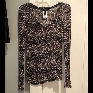 BCBG long sleeve printed v-neck